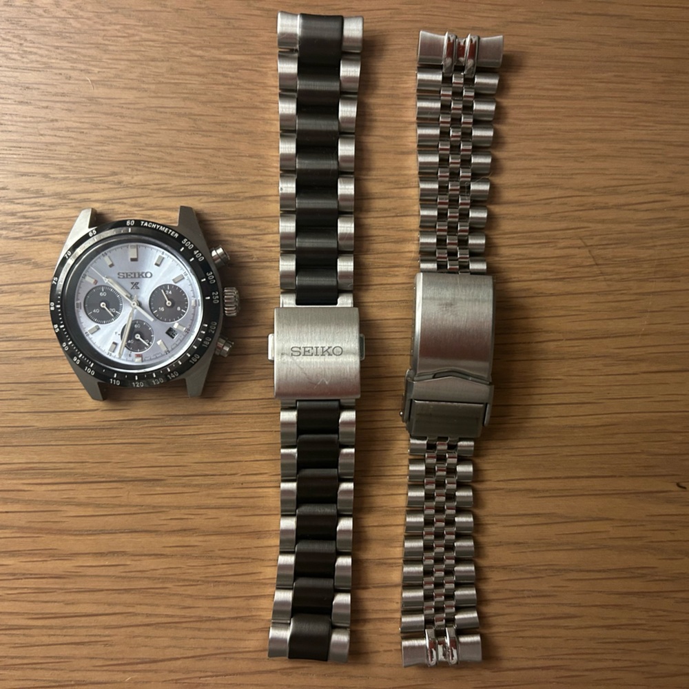 Seiko SSC909 39mm Limited Edition Ice Blue Solar Chronograph + Extra Bracelet